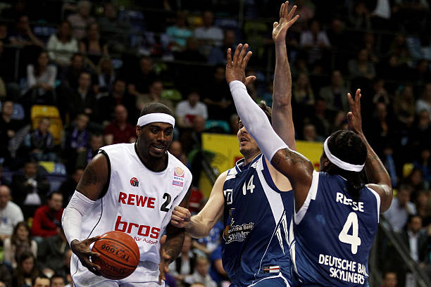 成为众多摔 成为众多摔