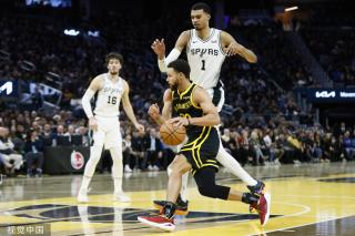 处于球门前 处于球门前