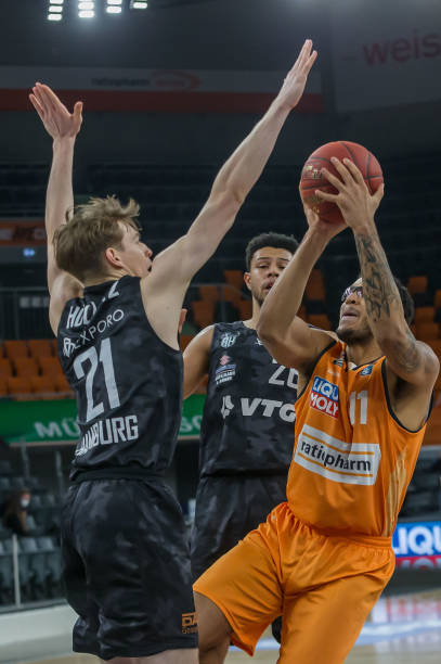 队变得现实 队变得现实