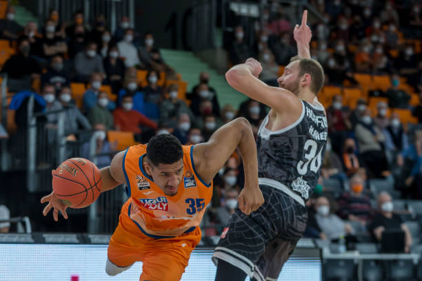 金钱轰炸 金钱轰炸